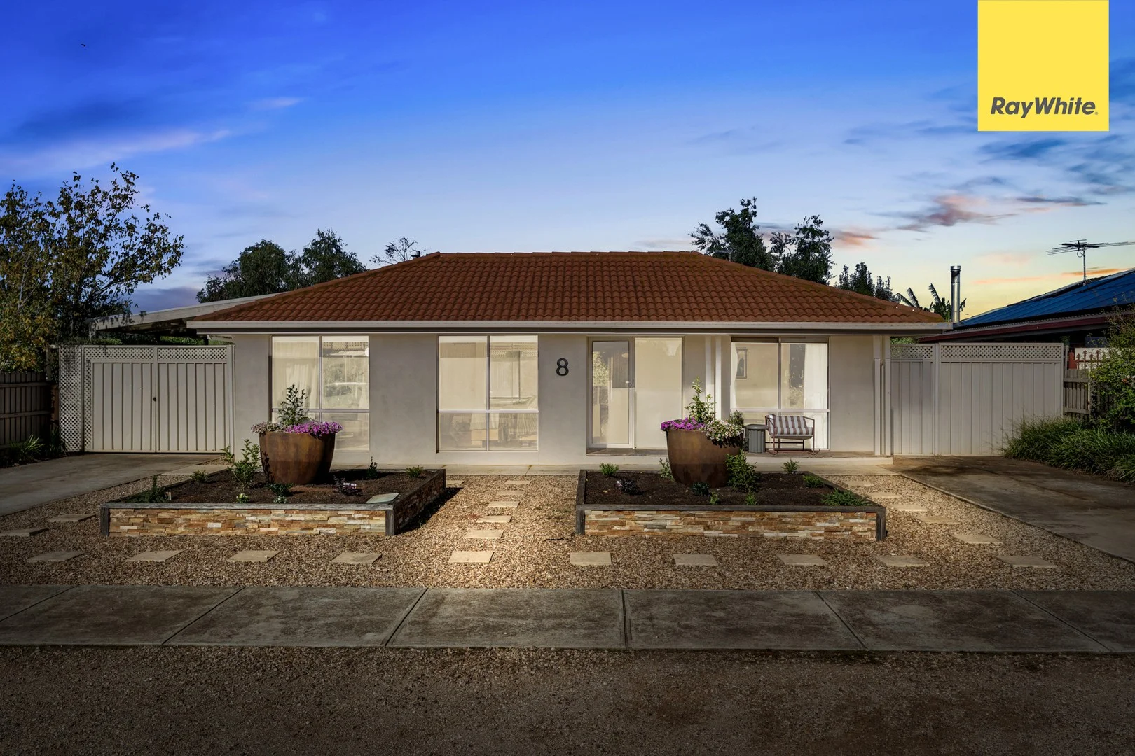 8 Cromwell Close, Melton South VIC 3338