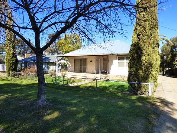 12 Prospect Street, Young NSW 2594