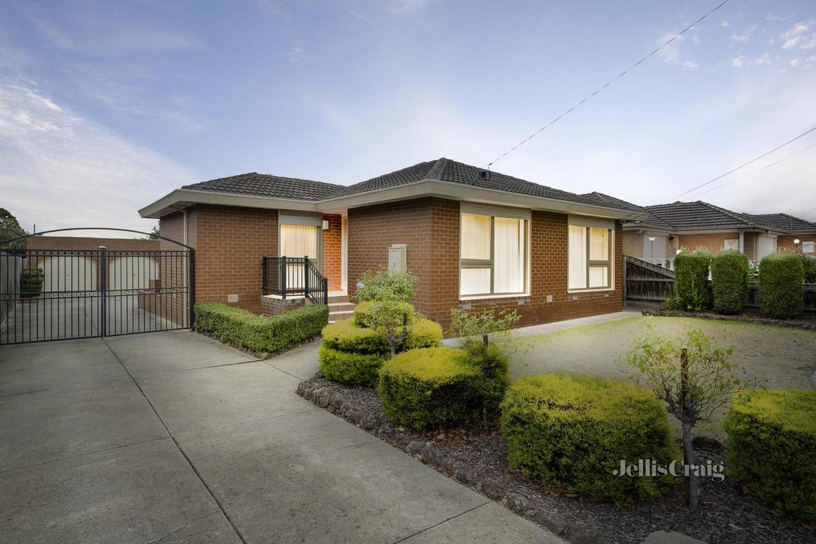 Picture of 7 Dawson Street, RESERVOIR VIC 3073