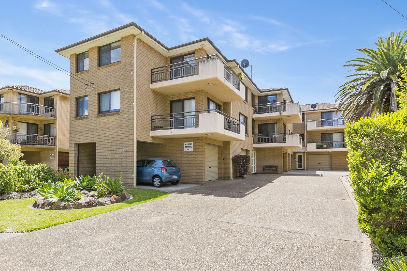 2 bedrooms Apartment / Unit / Flat in 4/31 The Esplanade THIRROUL NSW, 2515