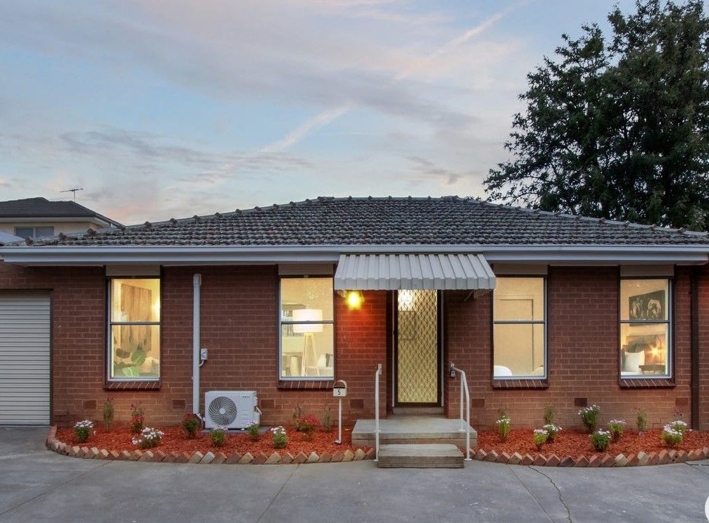 2 bedrooms Apartment / Unit / Flat in 5/25 Olive Street RESERVOIR VIC, 3073