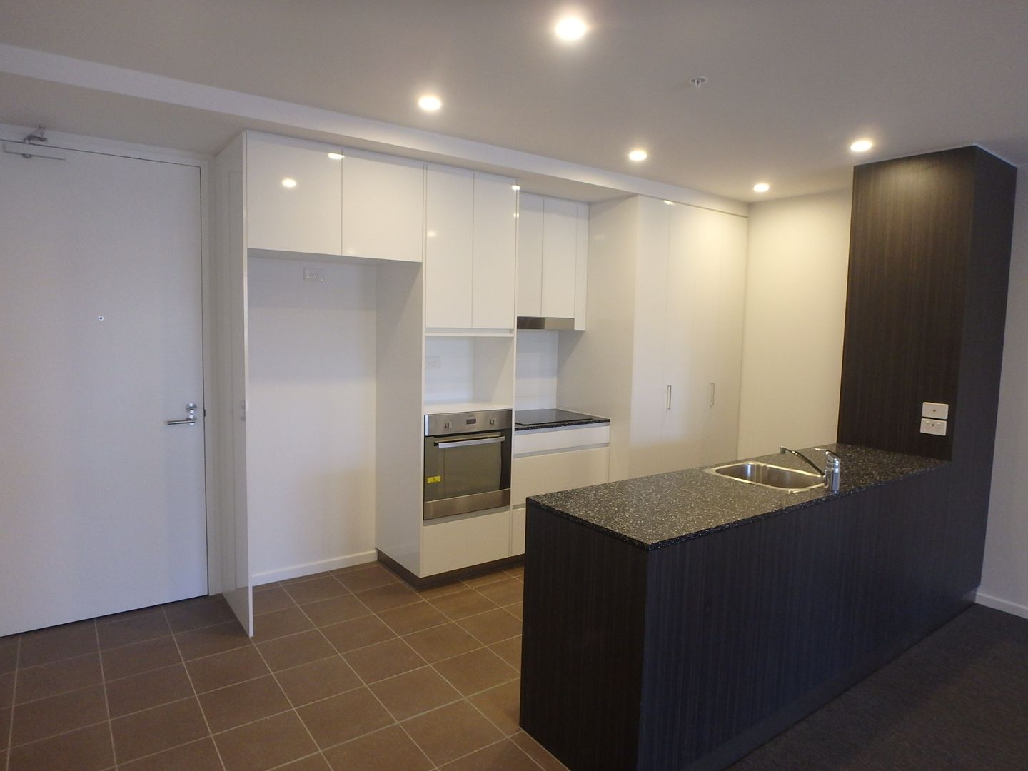 0/2729 Gold Coast Hwy, Broadbeach QLD 4218, Image 2