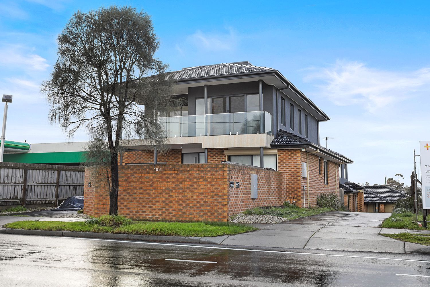 3 bedrooms Townhouse in 1/193 Station Street EDITHVALE VIC, 3196