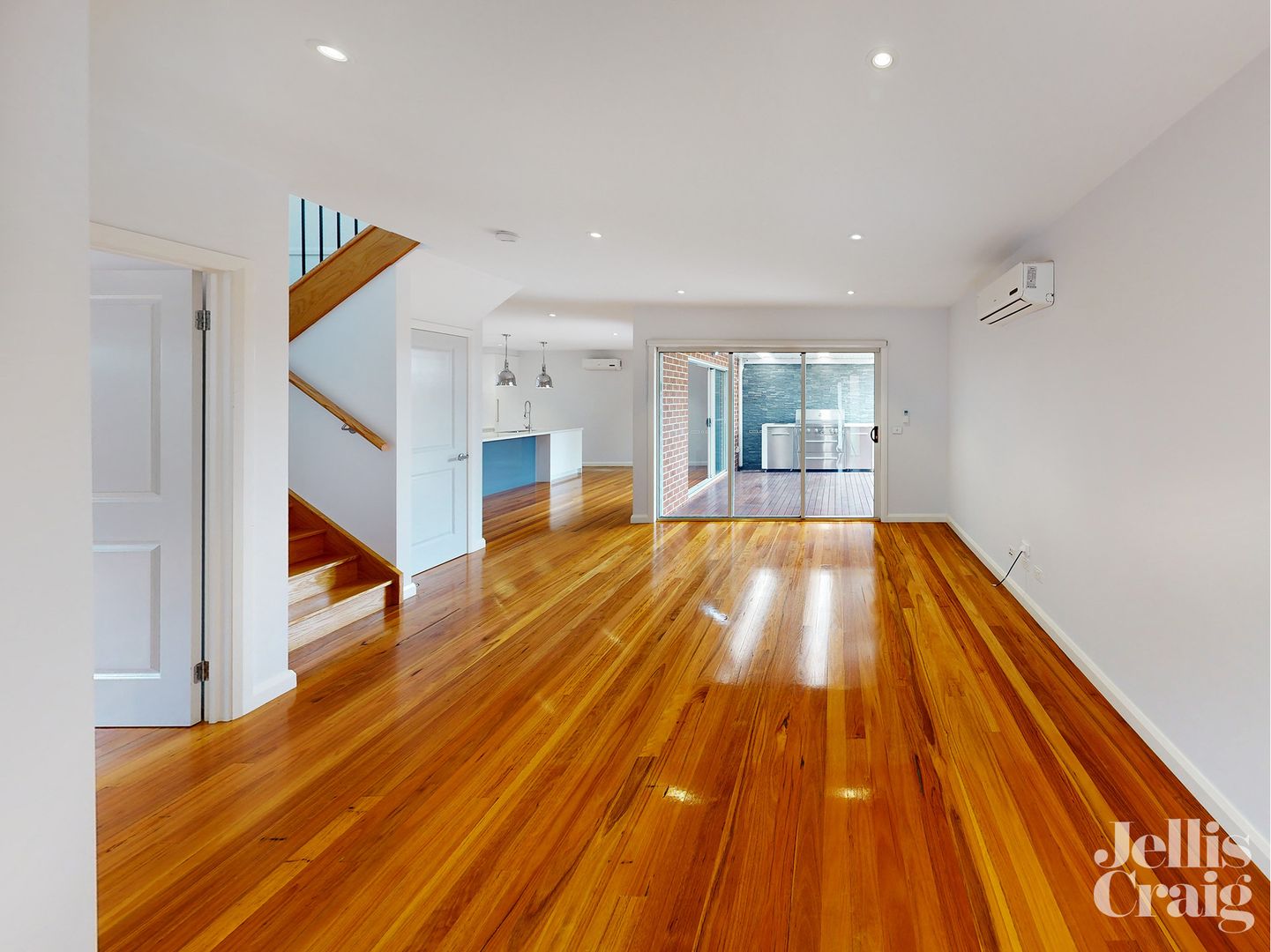 2/61 Bendigo Avenue, Bentleigh VIC 3204 Townhouse For Rent 800