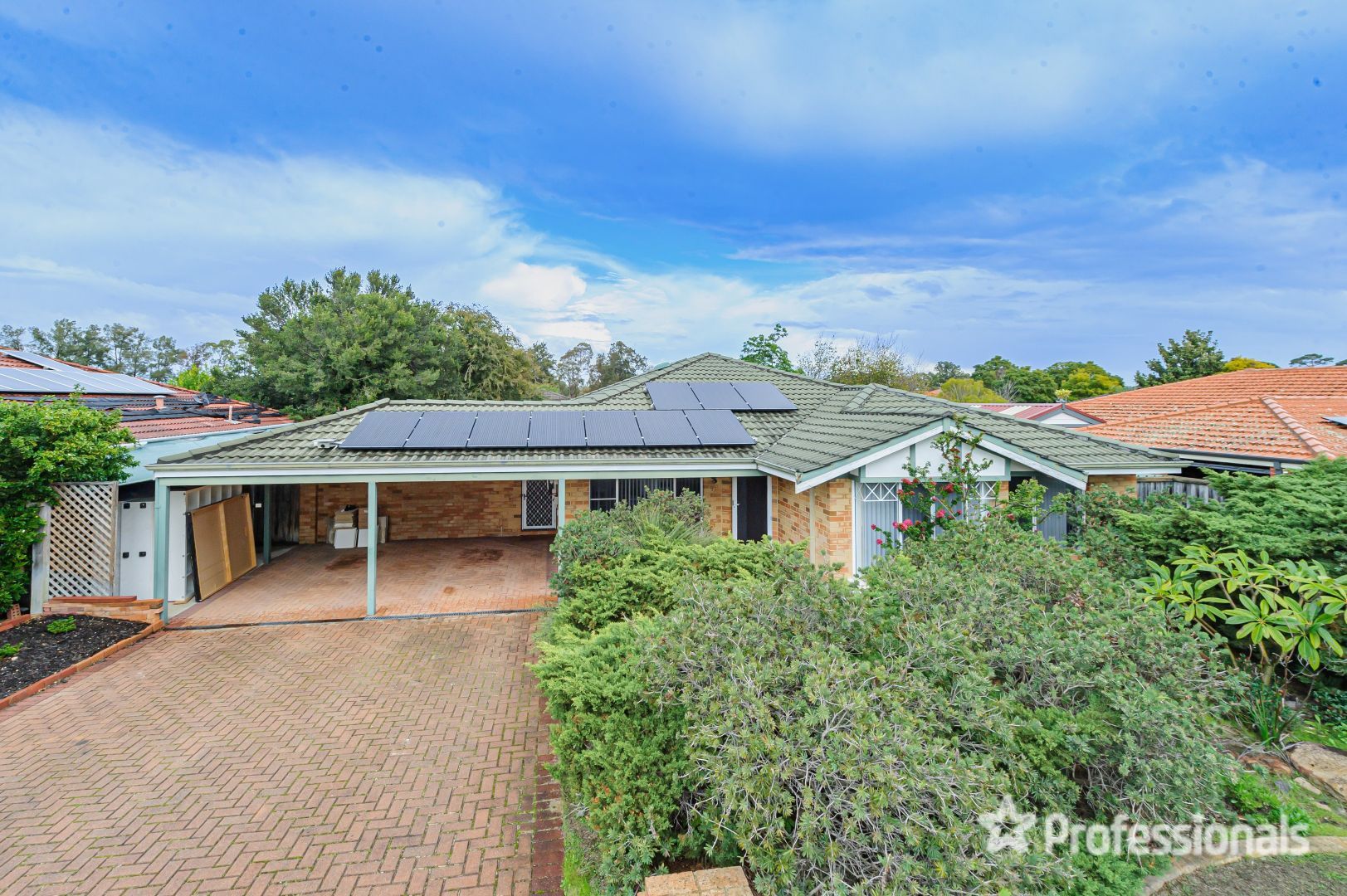 4 bedrooms House in 17 Regelia Turn ELLENBROOK WA, 6069