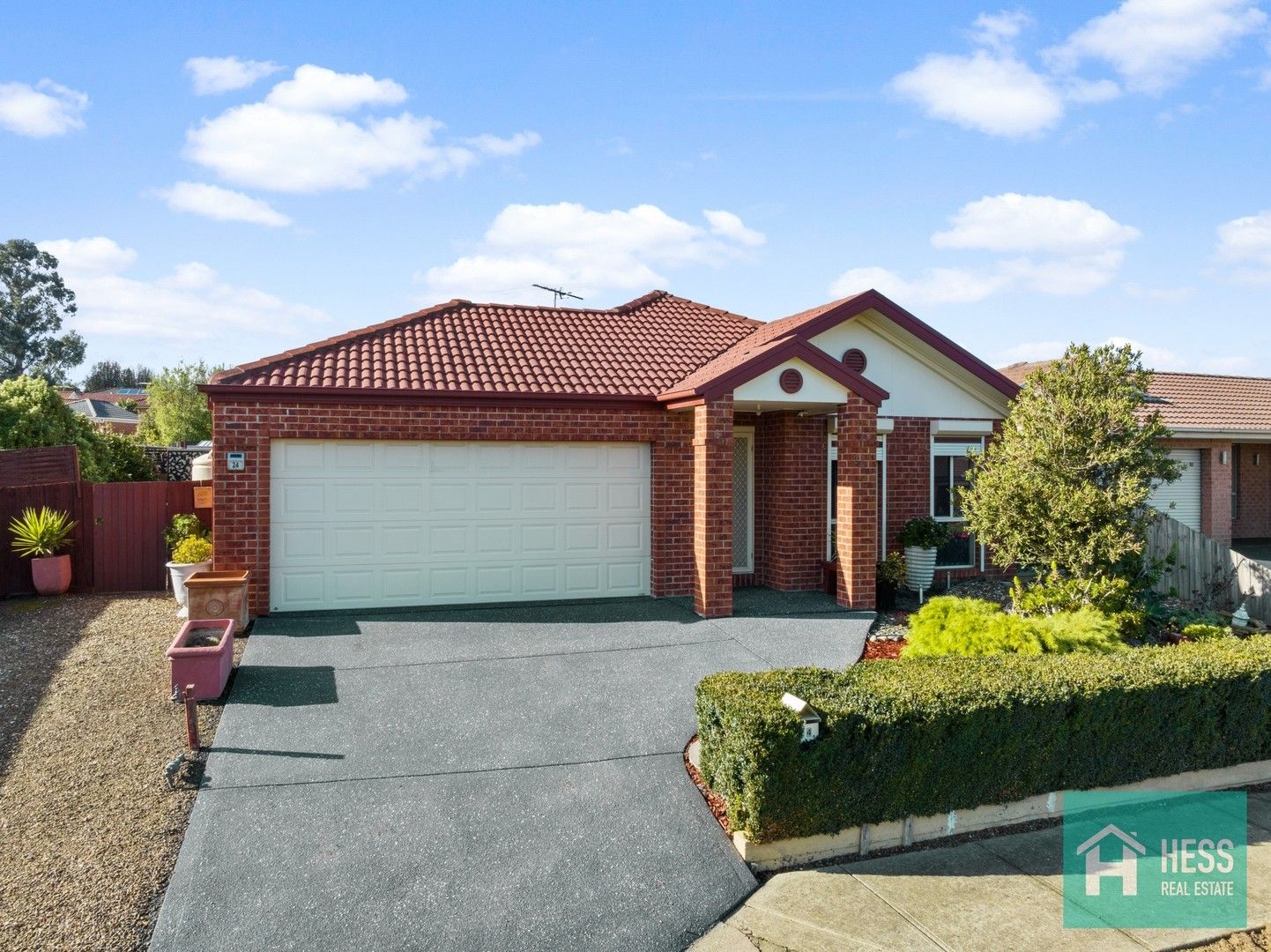 5 bedrooms House in 24 Hadley Drive WALLAN VIC, 3756