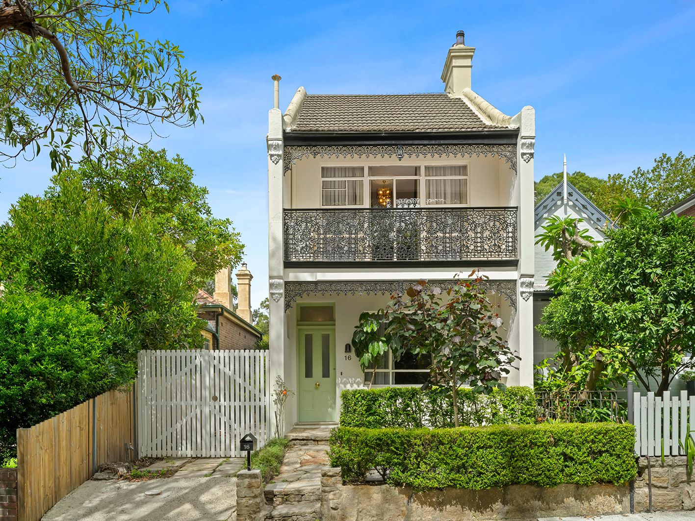 3 bedrooms House in 16 Kensington Road SUMMER HILL NSW, 2130
