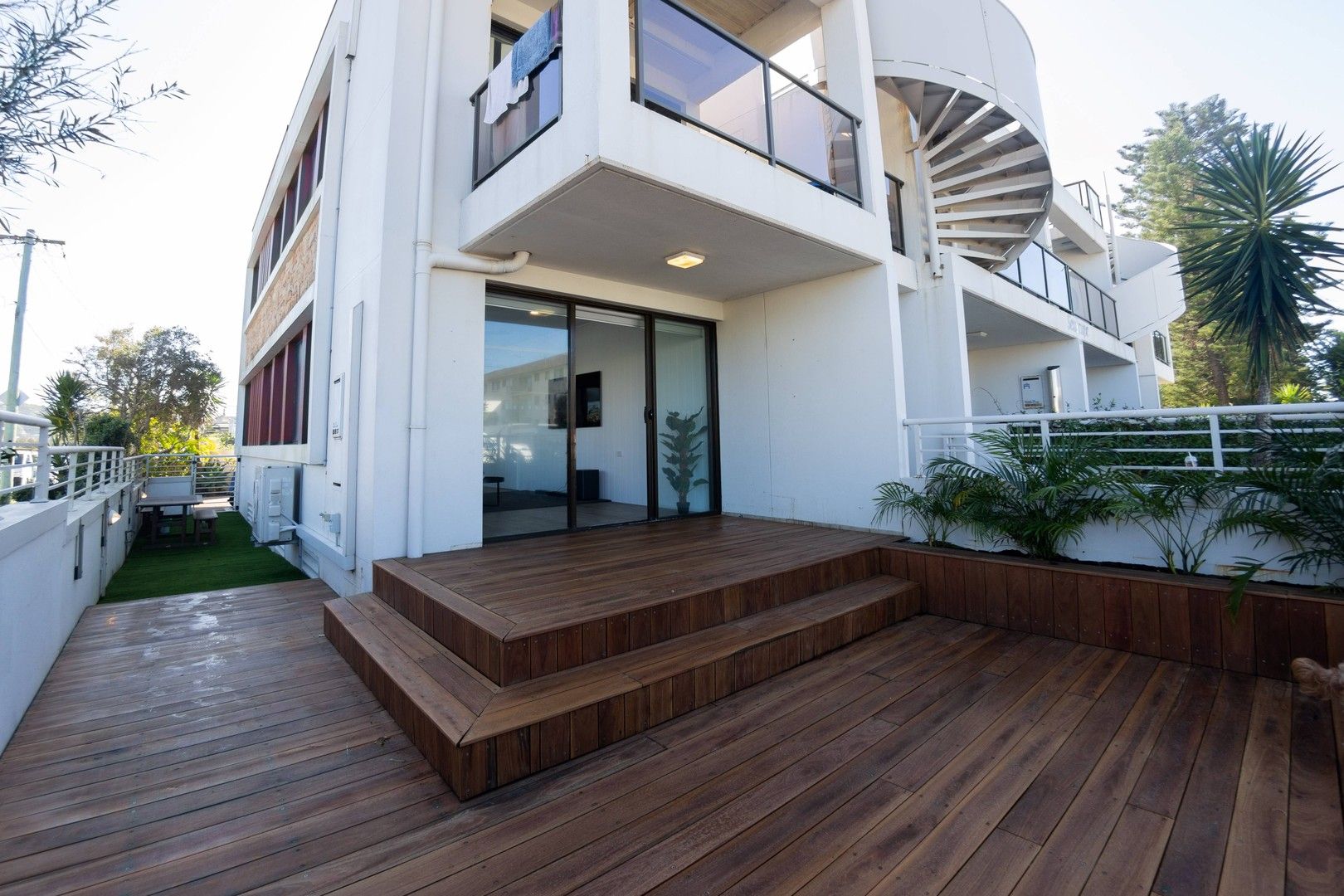 1 bedrooms Apartment / Unit / Flat in 1/150 Ocean Street NARRABEEN NSW, 2101