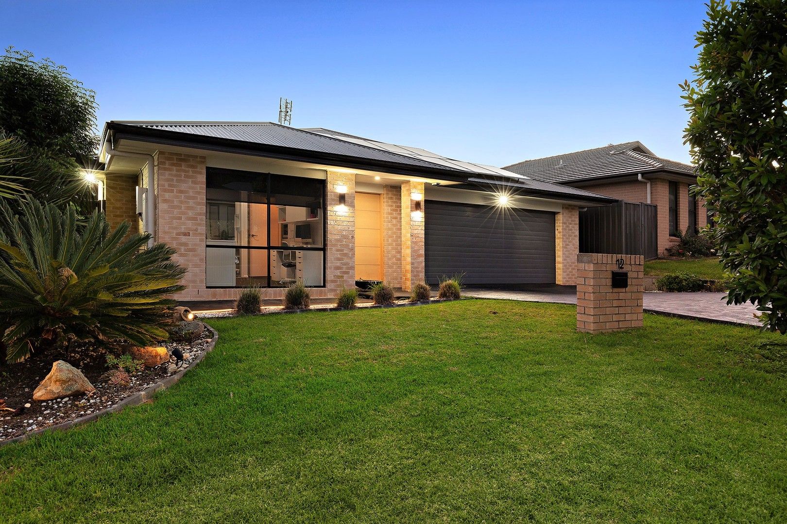 4 bedrooms House in 12 Windross Drive WARNERS BAY NSW, 2282