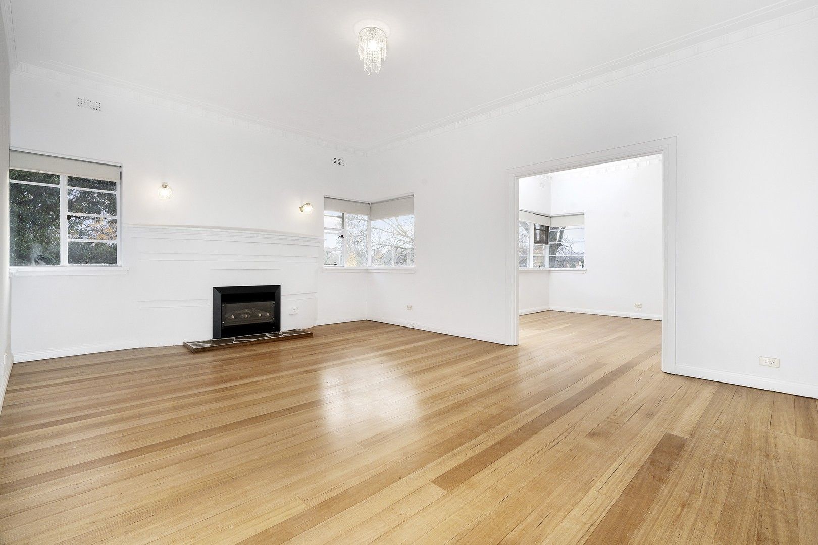 3 bedrooms Apartment / Unit / Flat in 4/1 Lansell Road TOORAK VIC, 3142