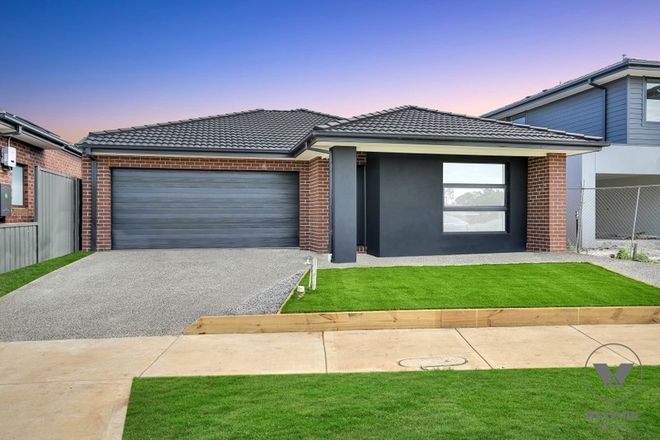 Picture of 81 Greenpoint Drive, ROCKBANK VIC 3335