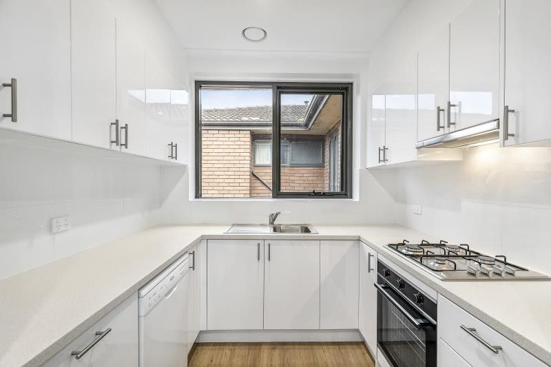 2 bedrooms Apartment / Unit / Flat in 7/4 Orrong Rd ELSTERNWICK VIC, 3185