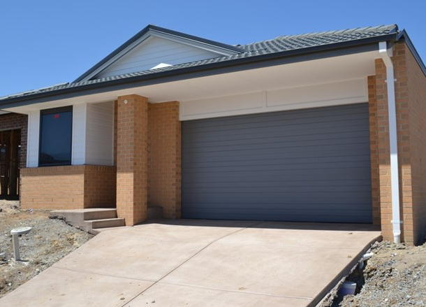 52 Elmtree Crescent, Clyde North VIC 3978