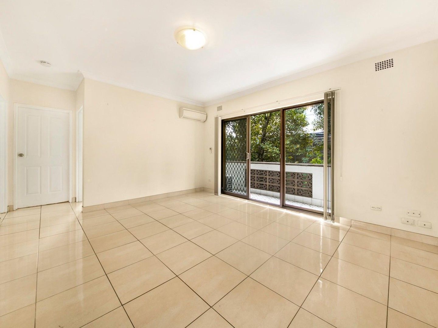 2 bedrooms Apartment / Unit / Flat in 1/142 Railway Street GRANVILLE NSW, 2142