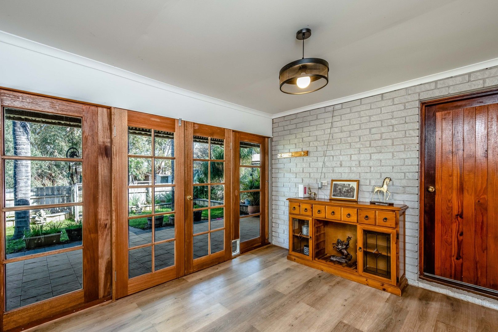 4 bedrooms House in 207 Hall Road WAGGRAKINE WA, 6530