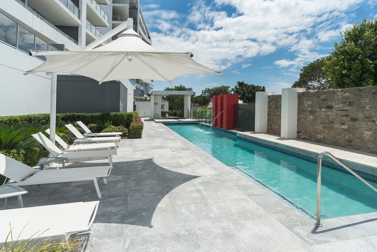 3 bedrooms House in 402/11 Compass Drive BIGGERA WATERS QLD, 4216