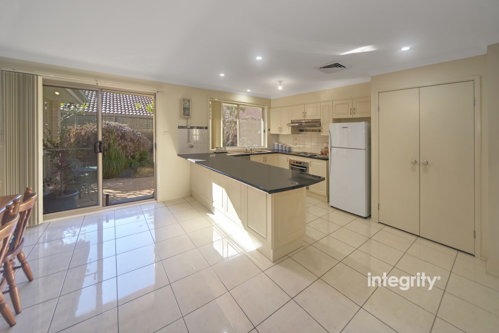 53 Sheraton Circuit, Bomaderry NSW 2541, Image 2