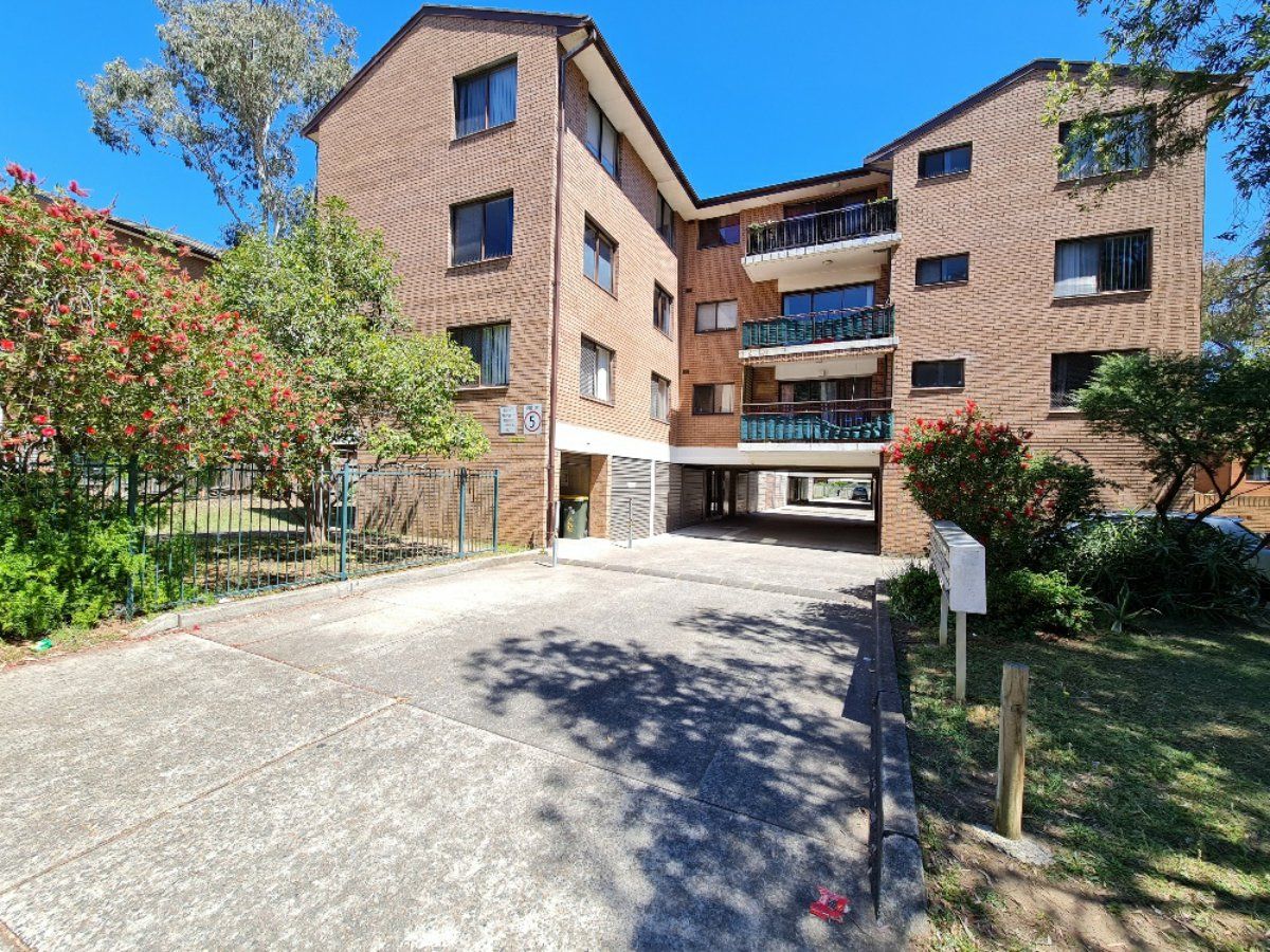 2 bedrooms Apartment / Unit / Flat in 23/6 Beale Street LIVERPOOL NSW, 2170