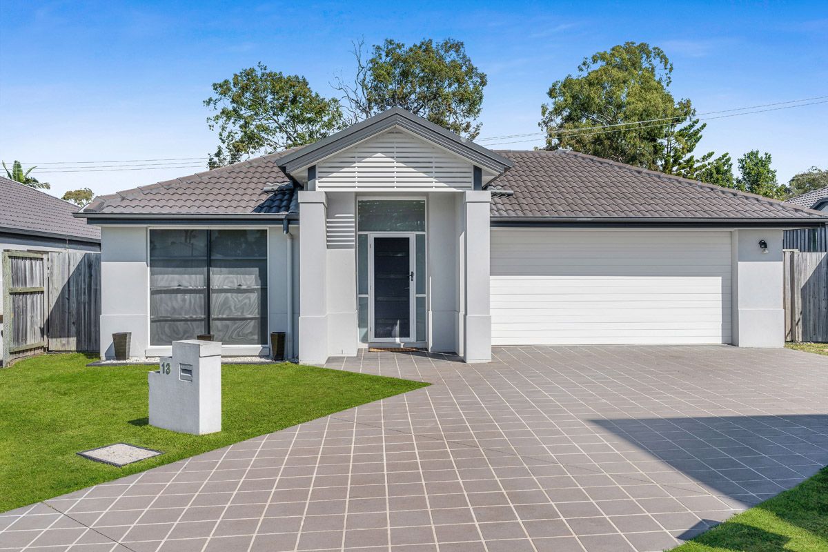 4 bedrooms House in 13 McMullan Close GUMDALE QLD, 4154