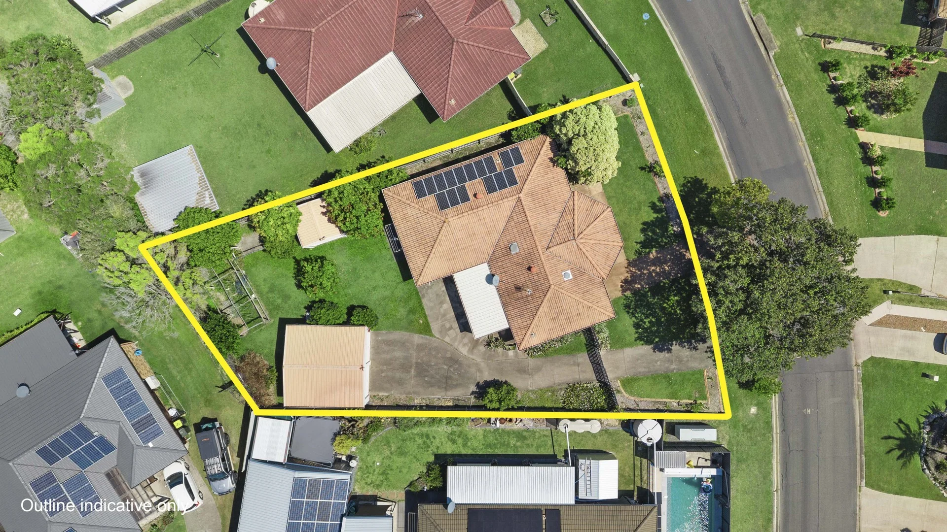 8 Hyperno Road, Point Vernon QLD 4655