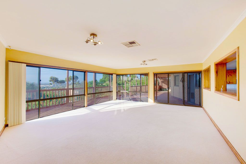 10 Seacombe Crescent, SEACOMBE HEIGHTS SA 5047, Image 2