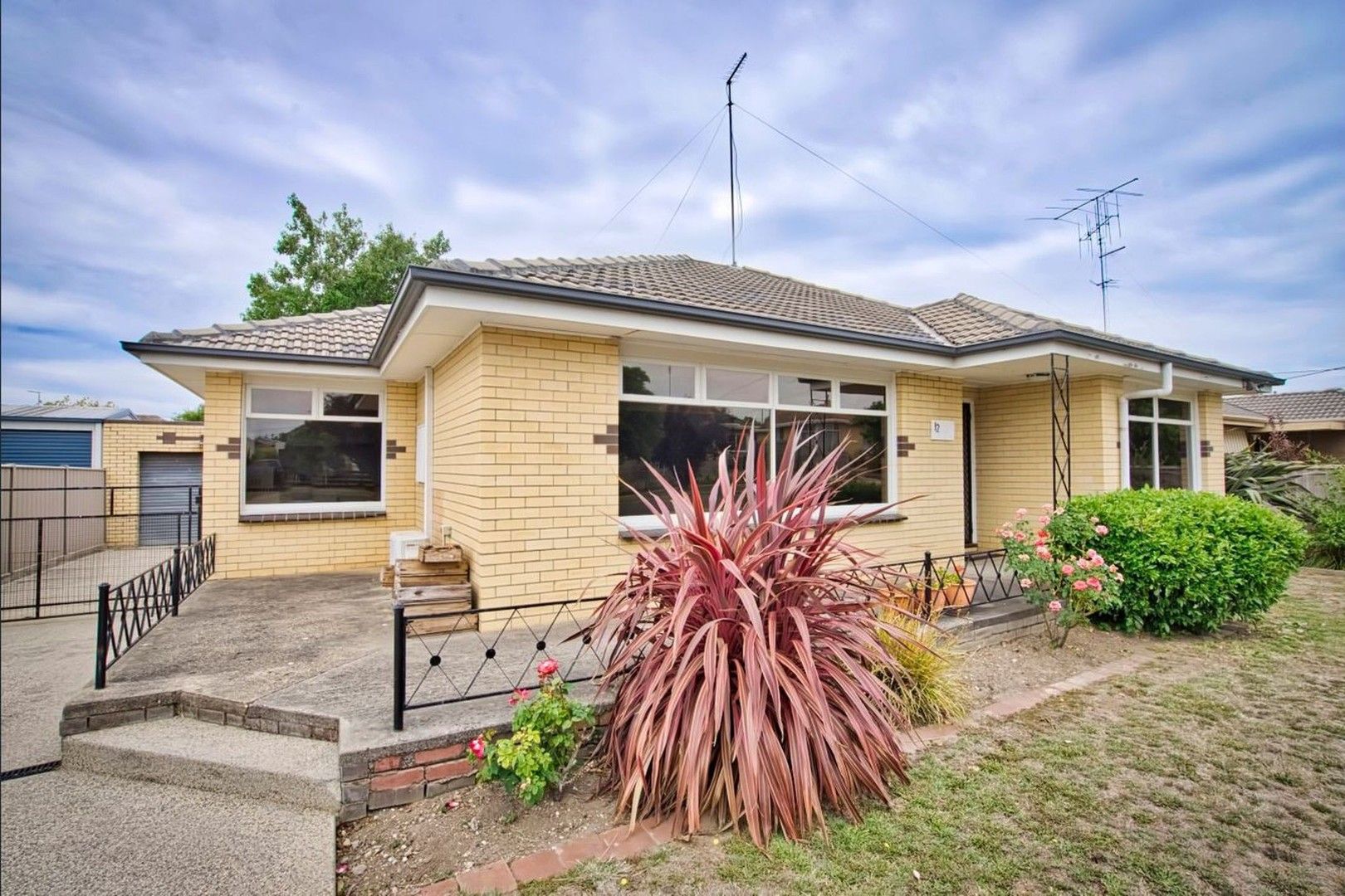 3 bedrooms House in 12 Ercil Street WENDOUREE VIC, 3355