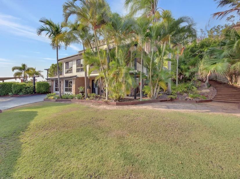 5 bedrooms House in 30 Wivenhoe Close CLINTON QLD, 4680