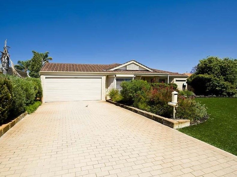 4 bedrooms House in 46 Woodleigh Gardens BALLAJURA WA, 6066