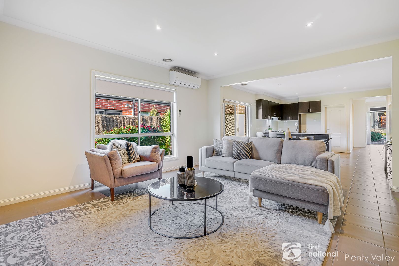 21 Songbird Crescent, South Morang VIC 3752, Image 2