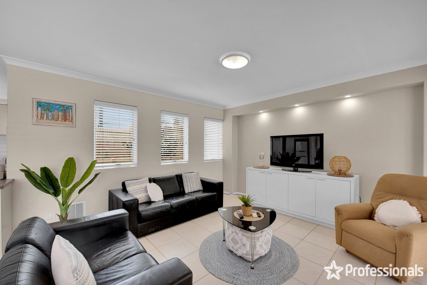 5/9 Pollard Street, Geraldton WA 6530 Villa For Rent 750 Domain