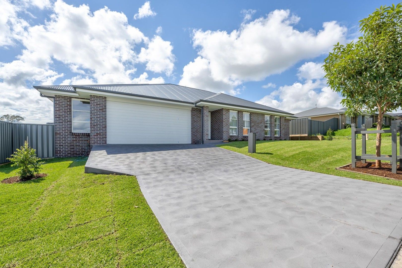 4 bedrooms House in 17 Hilltop Grove CLIFTLEIGH NSW, 2321