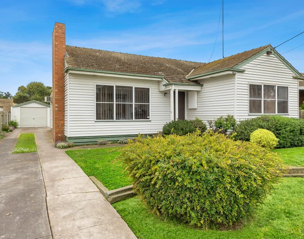 15 Myrtle Grove, North Shore VIC 3214