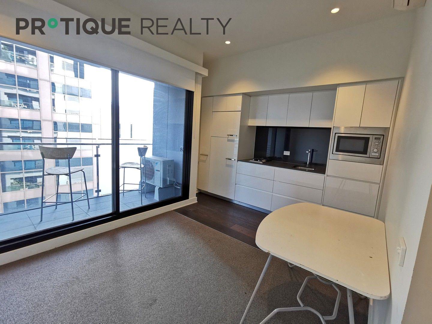 2 bedrooms Apartment / Unit / Flat in 1613/199 William Street MELBOURNE VIC, 3000