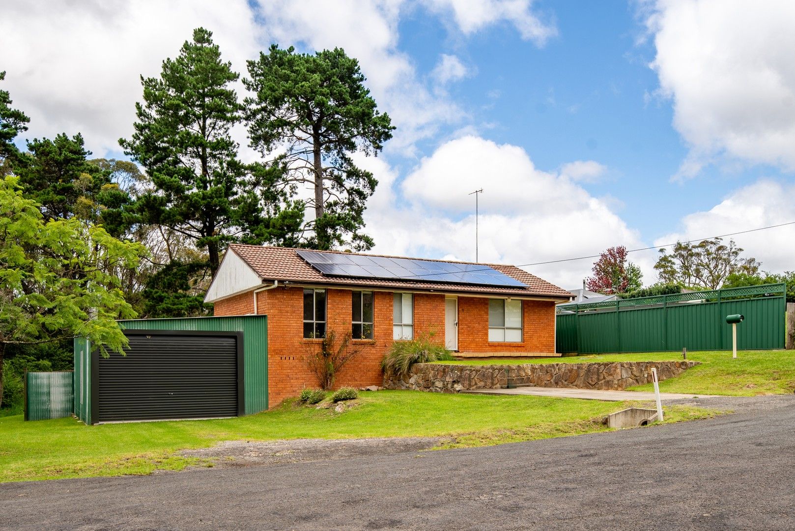 3 bedrooms House in 1 Laura Street HILL TOP NSW, 2575