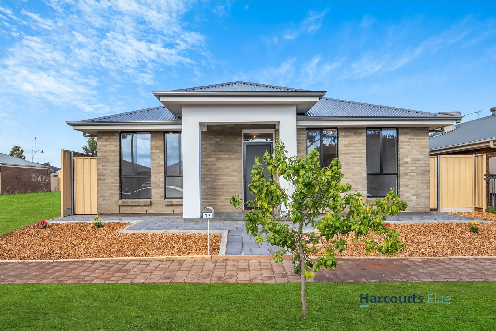 4 bedrooms House in 12 Roberts Street MUNNO PARA SA, 5115