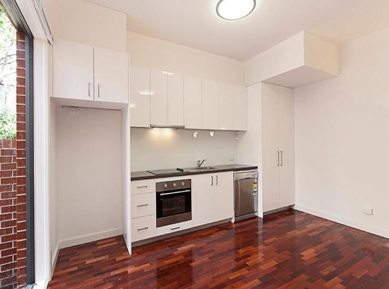 2 bedrooms Apartment / Unit / Flat in 10/11 Irving Avenue PRAHRAN VIC, 3181