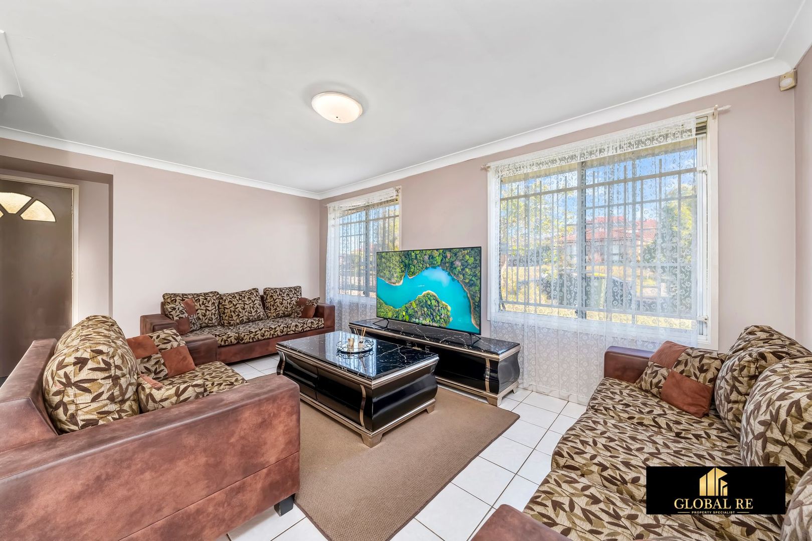 2 Powell Close, Edensor Park NSW 2176, Image 1