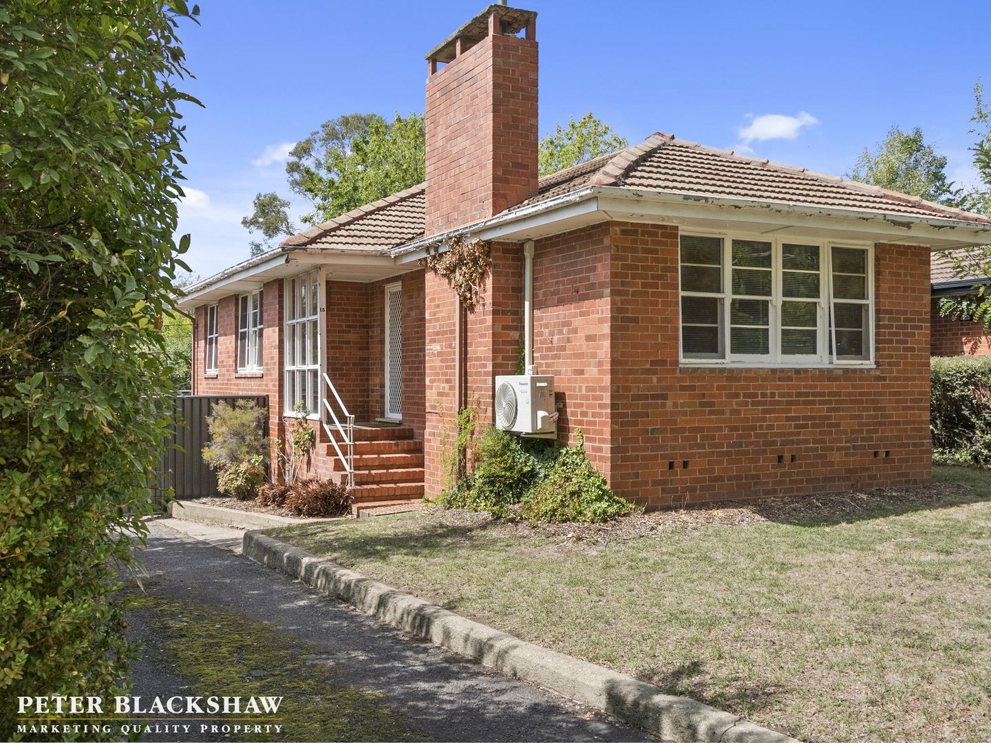 15 Macartney Crescent, Deakin ACT 2600, Image 2