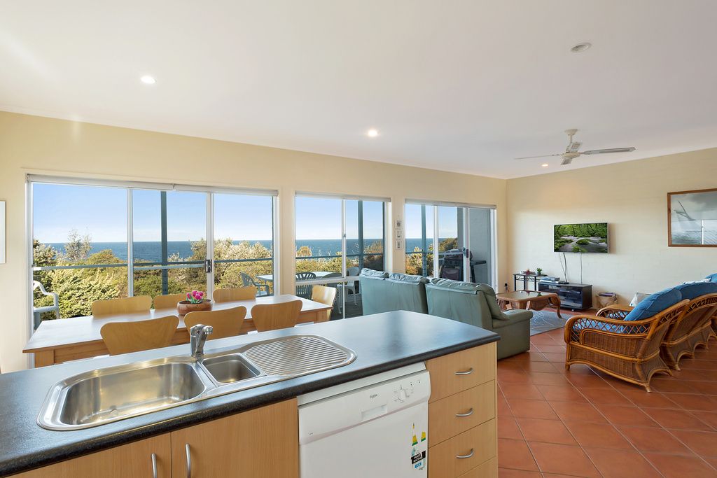 2/180 PACIFIC WAY, Tura Beach NSW 2548, Image 2