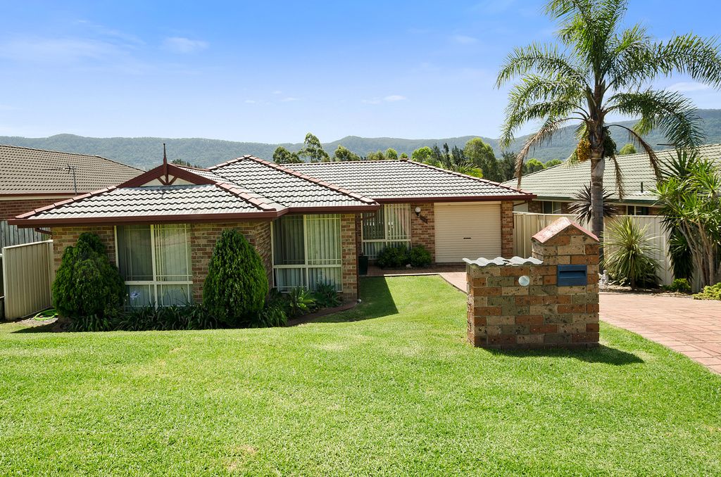 3 bedrooms House in 64 Robins Creek Drive HORSLEY NSW, 2530