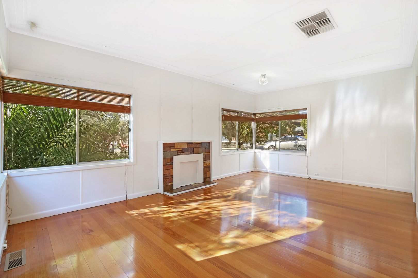 10 Grace Street, Watsonia VIC 3087 House For Rent Domain