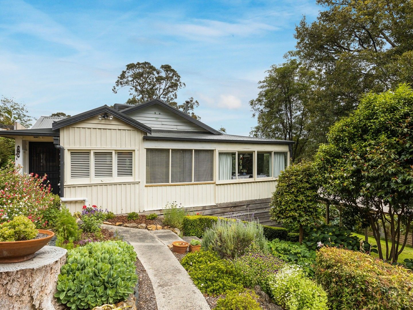 6 View Road, The Basin VIC 3154, Image 0