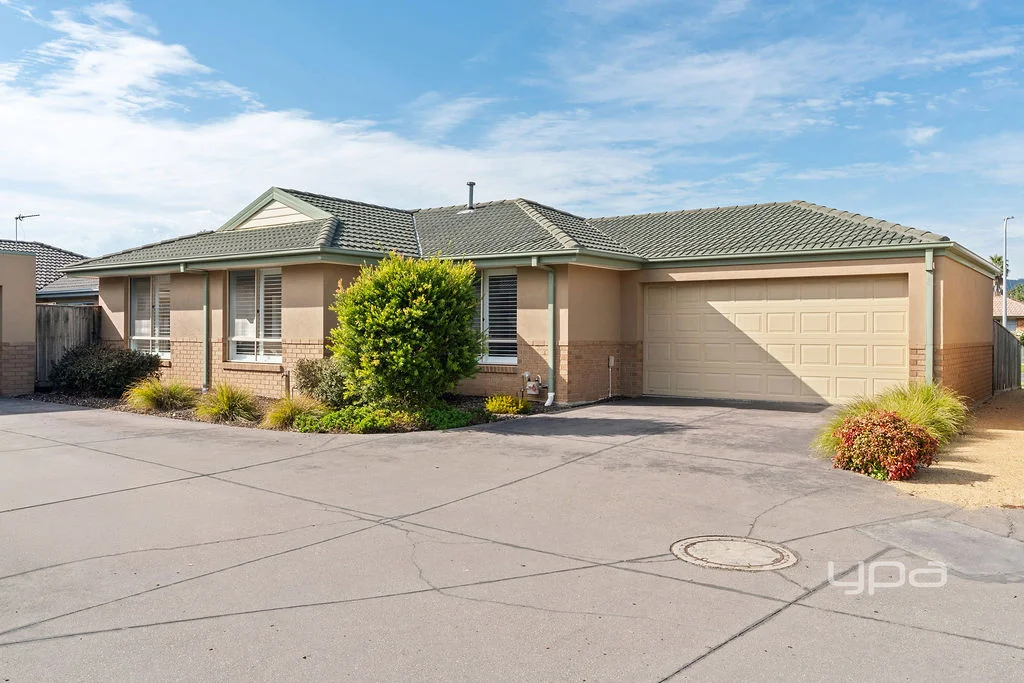 2/102b Country Club Drive, Safety Beach VIC 3936