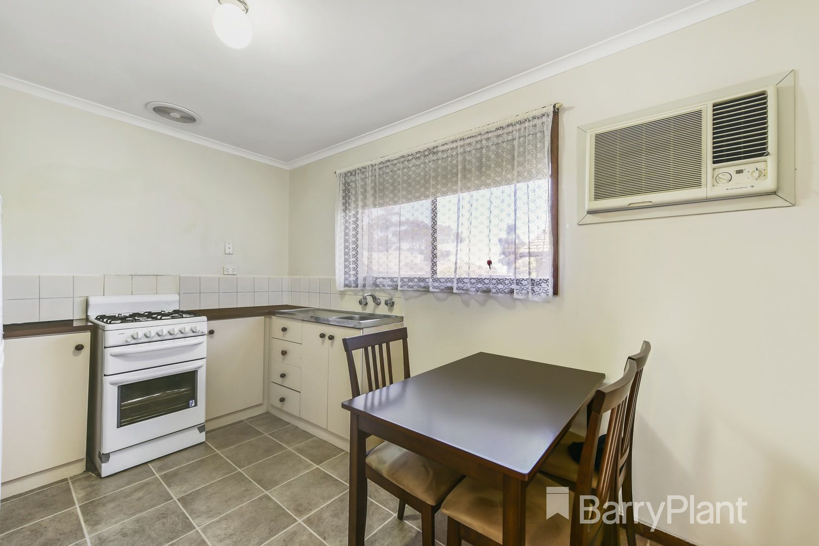 3/26-28 Brooklyn Road, Melton South VIC 3338, Image 2