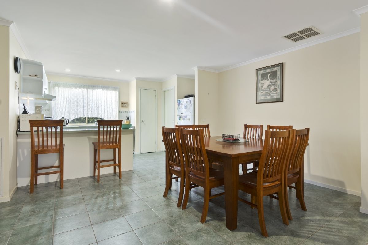 2 Lyon Court, Hoppers Crossing VIC 3029, Image 2