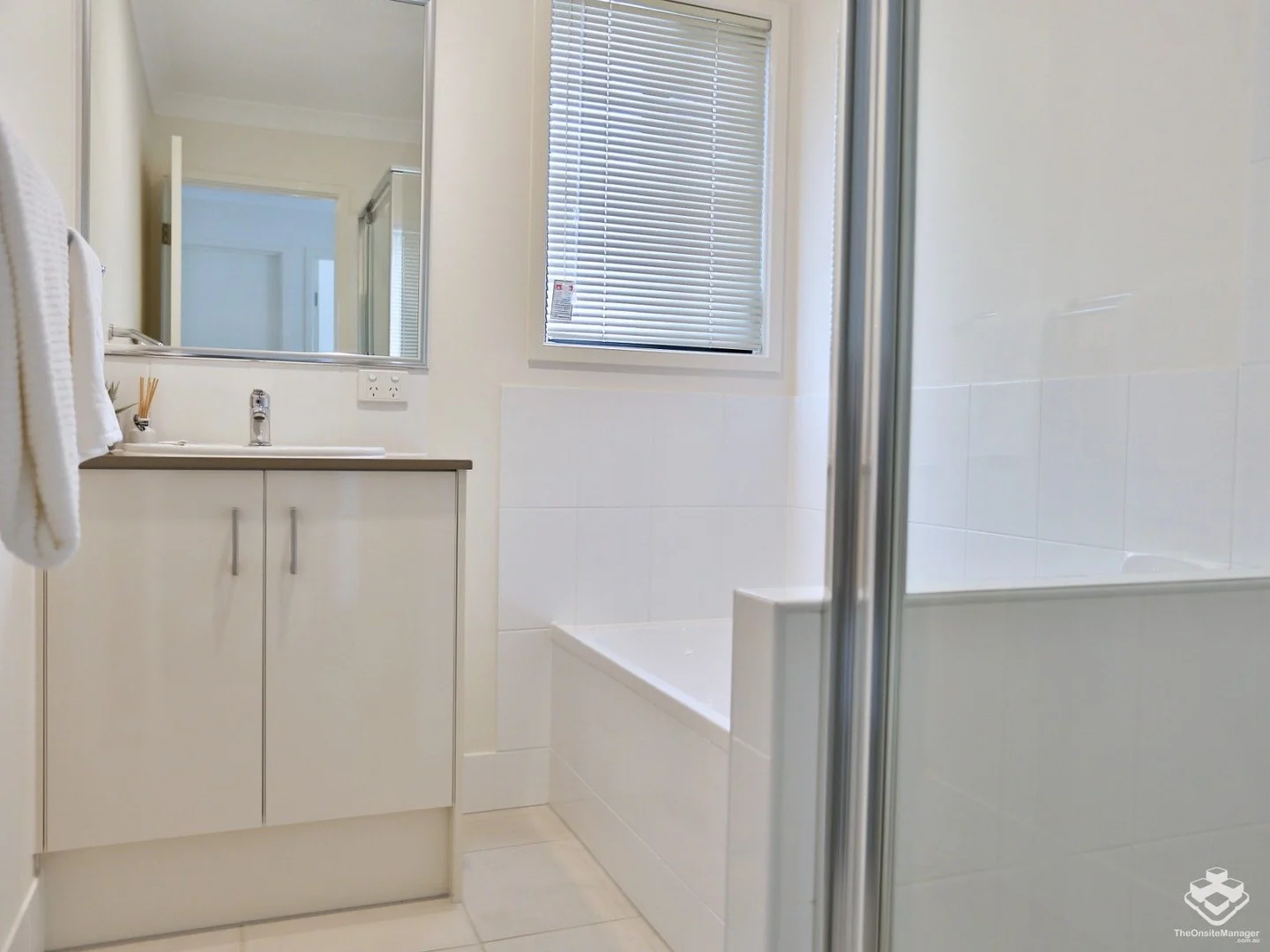 Additional image 9 of ID:21173616/10 Emerald Place, Bridgeman Downs QLD 4035