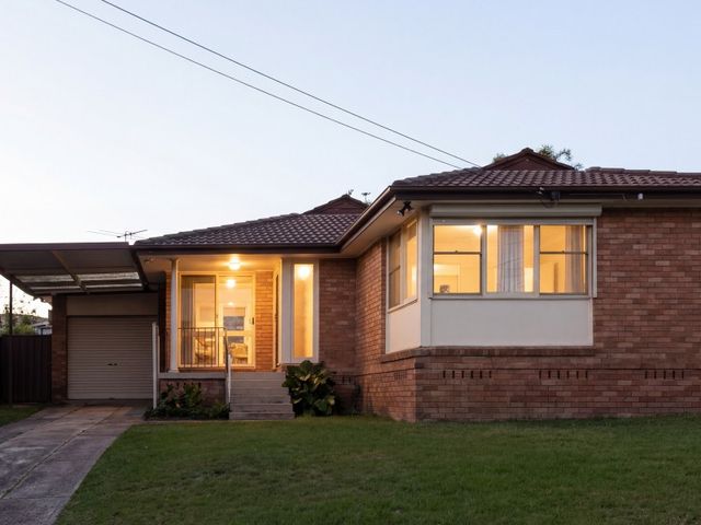13 Tallowwood Avenue, Casula