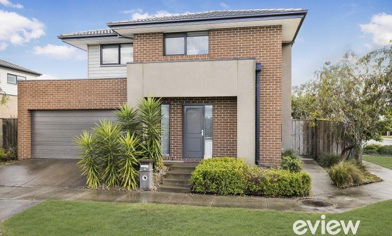 4 bedrooms House in 19 Manhattan Drive OFFICER VIC, 3809