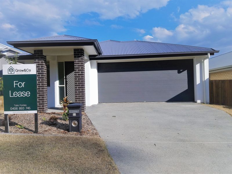 4 bedrooms House in 32 Rosewood Circuit YARRABILBA QLD, 4207