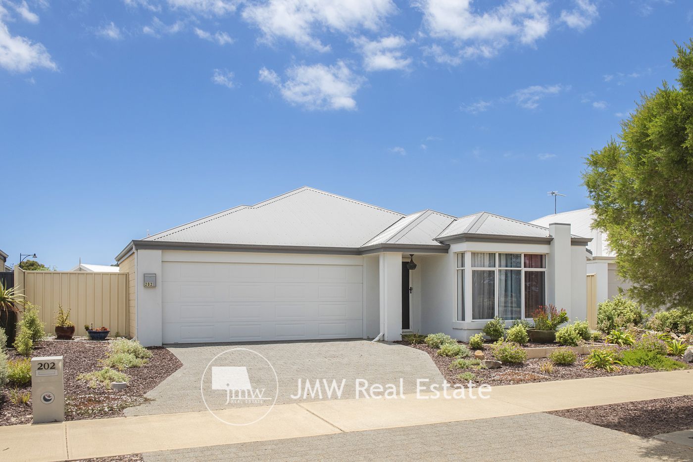 3 bedrooms House in 202 Dunsborough Lakes Drive DUNSBOROUGH WA, 6281